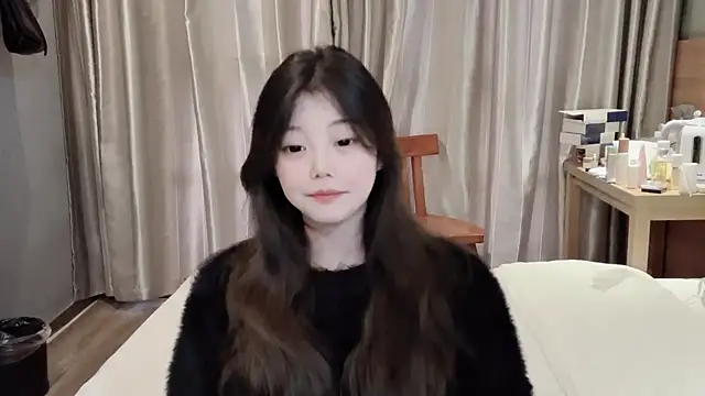 Snapshot of yangyang-1115 chatting on February 22, 9:45 am yangyang-1115 online show from February 22, 9:45 am