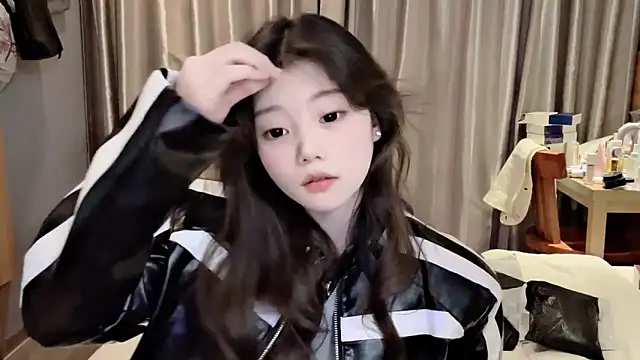 Snapshot of yangyang-1115 chatting on February 28, 9:47 am yangyang-1115 online show from February 28, 9:47 am