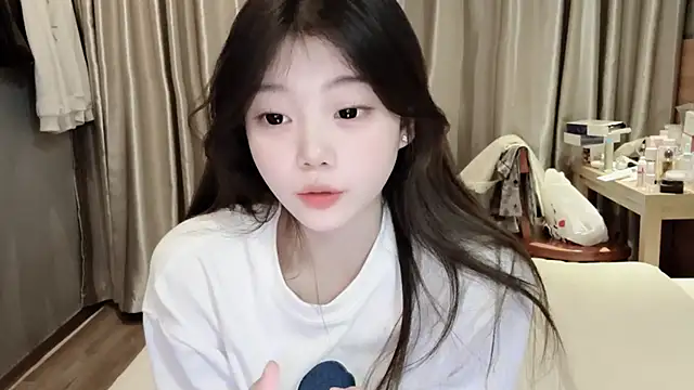 Snapshot of yangyang-1115 chatting on March 5, 10:22 am yangyang-1115 online show from March 5, 10:22 am