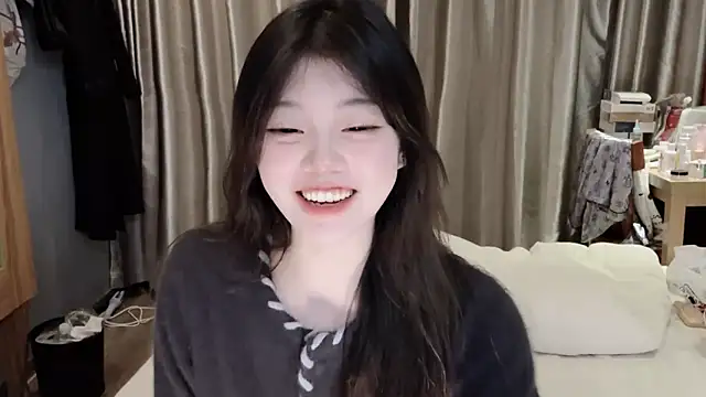 Snapshot of yangyang-1115 chatting on March 12, 1:51 pm yangyang-1115 online show from March 12, 1:51 pm