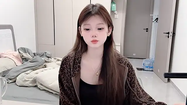 Snapshot of yangyang-1115 chatting on September 13, 4:45 am yangyang-1115 online show from September 13, 4:45 am