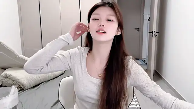 Snapshot of yangyang-1115 chatting on October 7, 5:04 am yangyang-1115 online show from October 7, 5:04 am