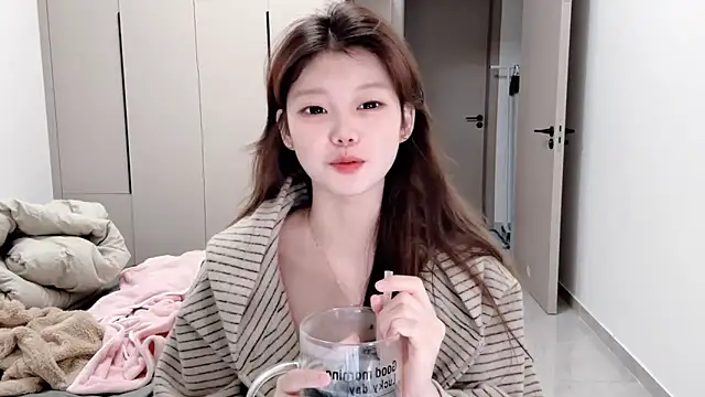 Snapshot of yangyang-1115 chatting on October 10, 4:33 am yangyang-1115 online show from October 10, 4:33 am