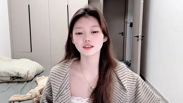 Snapshot of yangyang-1115 chatting on October 17, 5:10 am yangyang-1115 online show from October 17, 5:10 am