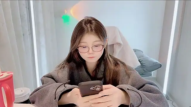 Snapshot of yangyang-1115 chatting on November 28, 3:58 pm yangyang-1115 online show from November 28, 3:58 pm