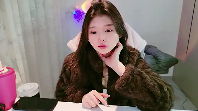 Snapshot of yangyang-1115 chatting on December 1, 5:01 am yangyang-1115 online show from December 1, 5:01 am