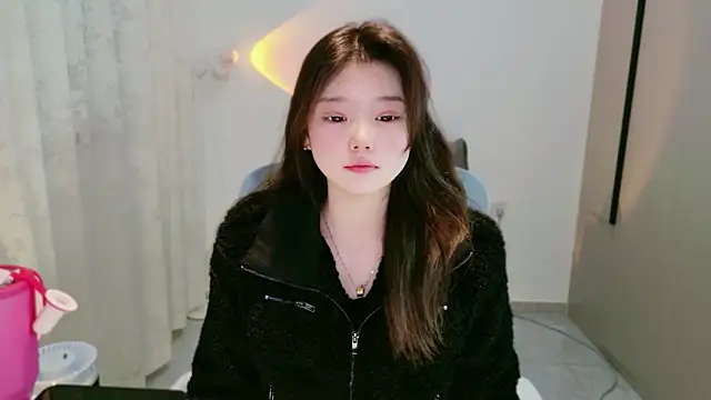 Snapshot of yangyang-1115 chatting on December 3, 5:15 am yangyang-1115 online show from December 3, 5:15 am