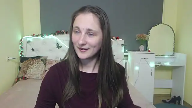 Snapshot of MichelLeee chatting on April 30, 11:27 am MichelLeee online show from April 30, 11:27 am