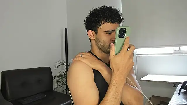 andrewChris  online show from November 6, 2:07 pm