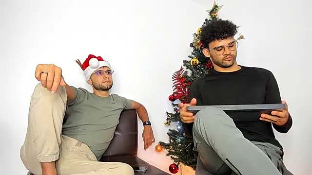 andrewChris  online show from November 30, 12:36 am