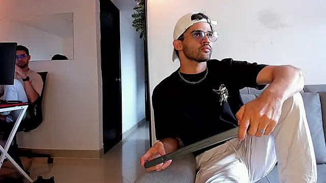 andrewChris  online show from December 15, 6:45 pm