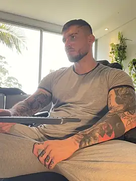 DimitriSullivan  online show from April 10, 1:38 pm