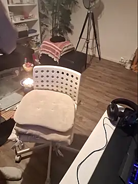 Snapshot of DaWoD030 chatting on December 19, 9:06 pm DaWoD030 online show from December 19, 9:06 pm