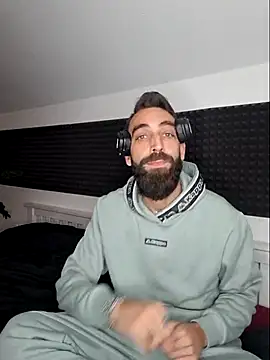 Snapshot of DaWoD030 chatting on November 9, 6:33 am DaWoD030 online show from November 9, 6:33 am