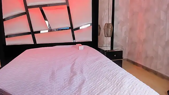 Snapshot of AriannaRussell_ chatting on September 22, 4:09 pm AriannaRussell online show from September 22, 4:09 pm