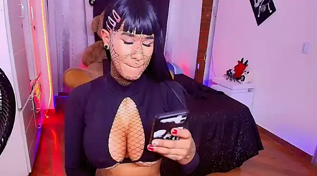 xl dakotadom online show from December 17, 10:32 pm