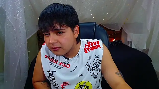 Snapshot of AndrewPherson chatting on February 28, 3:15 pm AndrewPherson online show from February 28, 3:15 pm