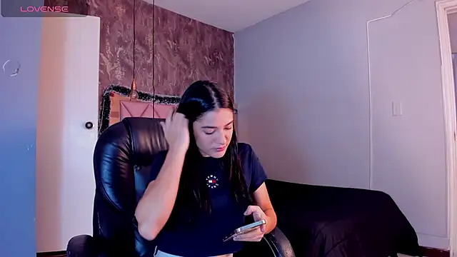 SKYLERWHIITEE online show from December 12, 2:59 am