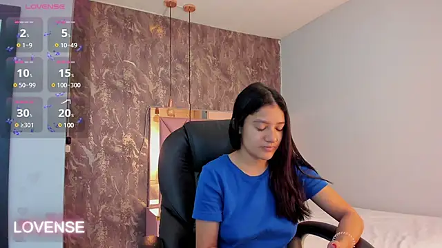 SKYLERWHIITEE online show from March 5, 3:40 am