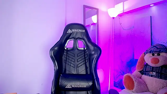 Aniie Doll online show from April 24, 8:33 pm