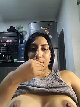 Snapshot of bigasssweet_2 chatting on October 3, 1:02 am bigasssweet 2 online show from October 3, 1:02 am