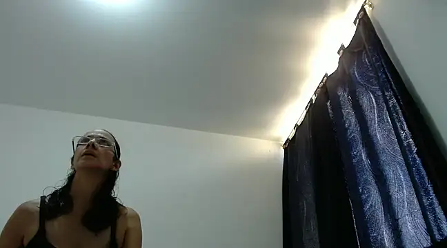 Snapshot of nicolle_milf1978 chatting on January 26, 8:34 pm nicolle milf1978 online show from January 26, 8:34 pm