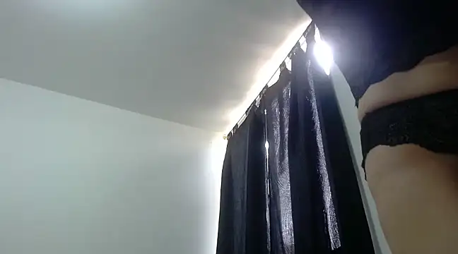 Snapshot of nicolle_milf1978 chatting on February 22, 3:14 pm nicolle milf1978 online show from February 22, 3:14 pm