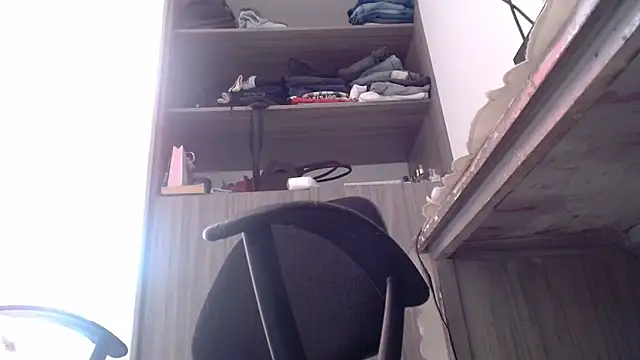 Snapshot of nicolle_milf1978 chatting on June 3, 2:33 pm nicolle milf1978 online show from June 3, 2:33 pm