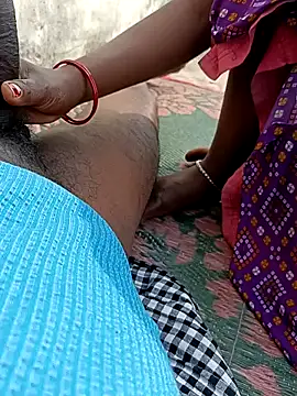 Snapshot of tammy-lisha chatting on January 12, 5:03 am tammy-lisha online show from January 12, 5:03 am