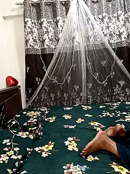 Snapshot of Cute-Bhavya chatting on January 8, 11:21 am Cute-Bhavya online show from January 8, 11:21 am