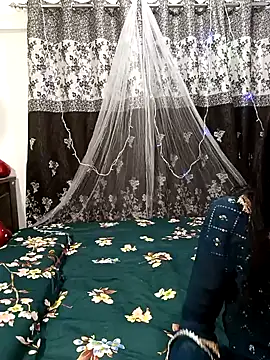 Snapshot of Cute-Bhavya chatting on January 9, 3:36 am Cute-Bhavya online show from January 9, 3:36 am