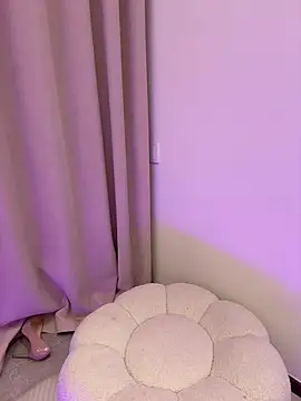 Selenaaaaa- online show from March 17, 7:58 pm