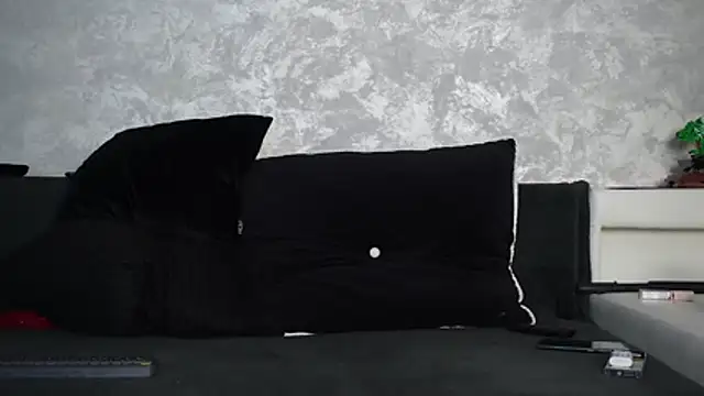 Snapshot of SquirtyFit_Devil chatting on October 30, 9:37 pm SquirtyFit Devil online show from October 30, 9:37 pm