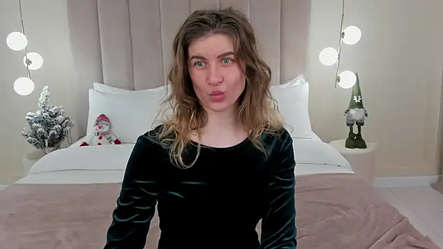 VikkiStorm online show from January 4, 9:54 am