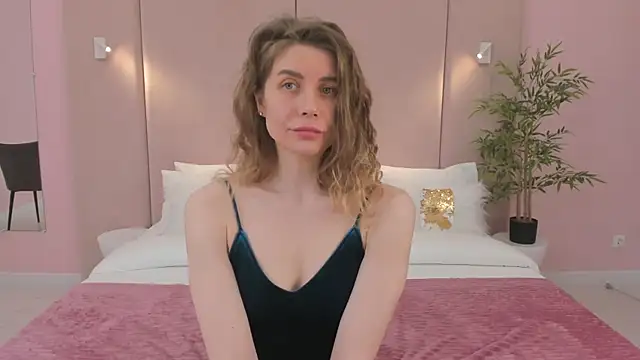 VikkiStorm online show from January 17, 6:15 am