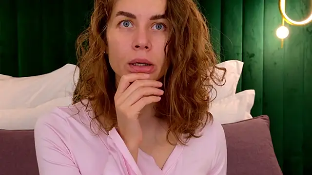 VikkiStorm online show from November 26, 3:07 am