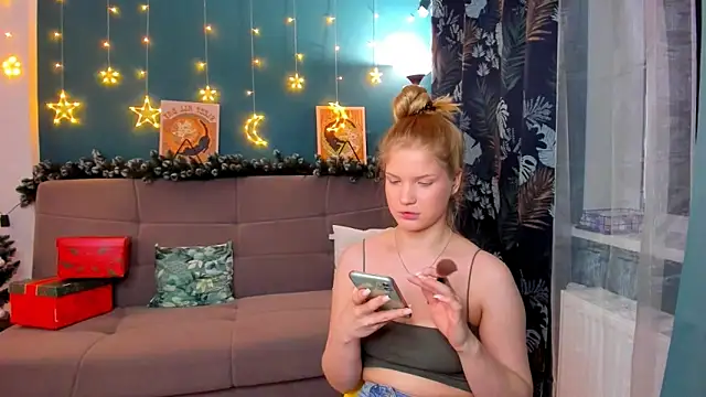 Snapshot of Xloe_Queen chatting on December 24, 2:22 pm Xloe Queen online show from December 24, 2:22 pm