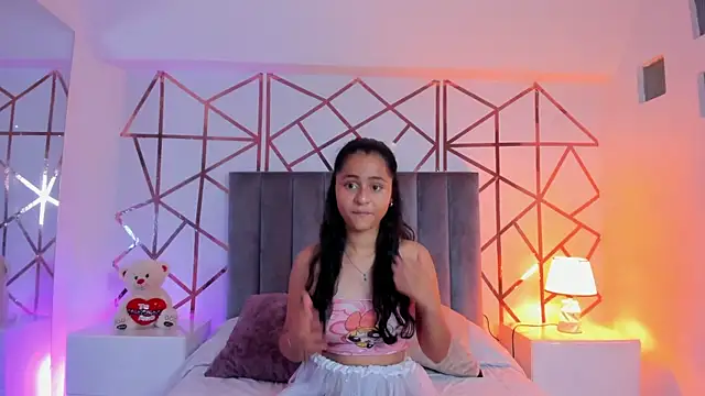 Giselle Roldan online show from February 11, 11:43 am