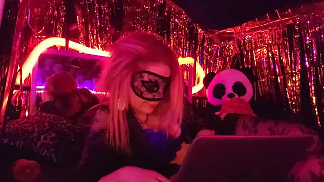 Snapshot of anonymouszN chatting on January 7, 8:42 pm anonymouszN online show from January 7, 8:42 pm