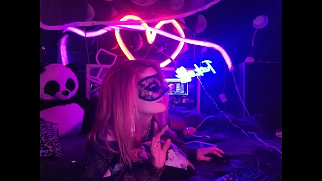 Snapshot of anonymouszN chatting on January 28, 12:47 am anonymouszN online show from January 28, 12:47 am