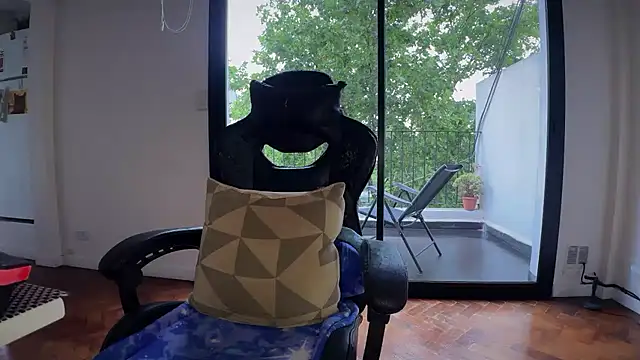 Snapshot of Den_BlueXx chatting on November 30, 6:56 pm Den BlueXx online show from November 30, 6:56 pm