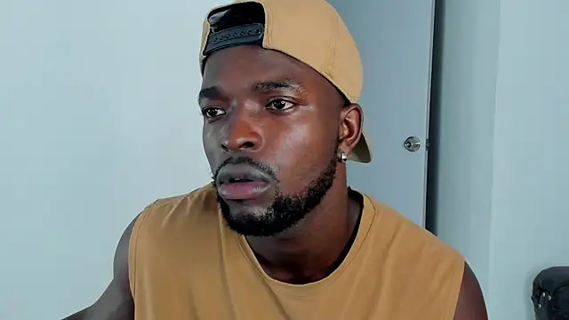 Snapshot of Dylan_Taylor chatting on October 29, 3:53 am Dylan Taylor online show from October 29, 3:53 am