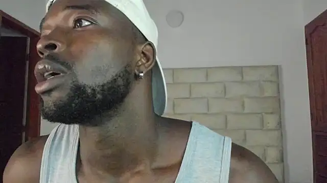 Snapshot of Dylan_Taylor chatting on November 8, 11:54 am Dylan Taylor online show from November 8, 11:54 am