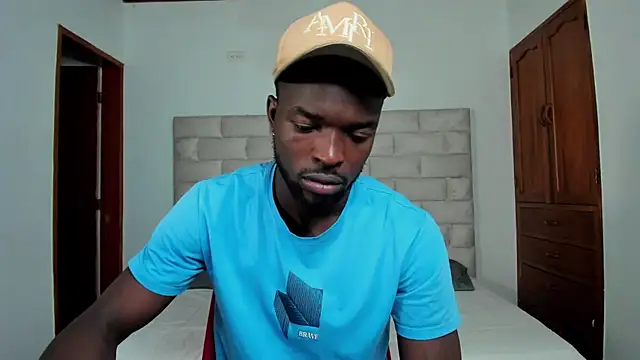 Snapshot of Dylan_Taylor chatting on November 16, 12:22 pm Dylan Taylor online show from November 16, 12:22 pm