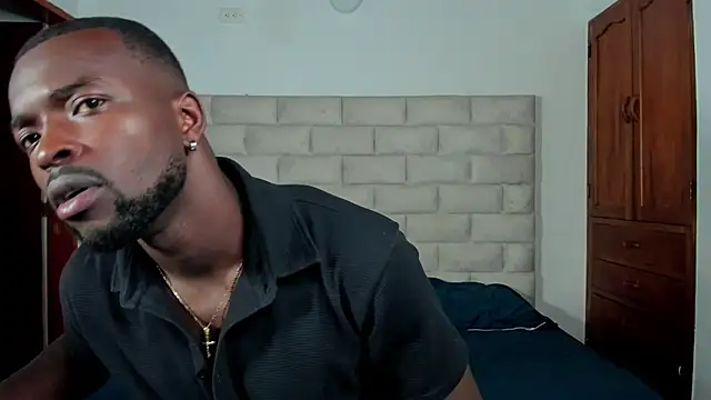 Snapshot of Dylan_Taylor chatting on November 24, 12:27 pm Dylan Taylor online show from November 24, 12:27 pm