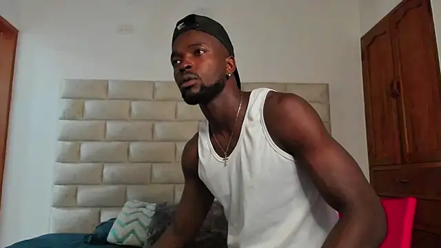 Snapshot of Dylan_Taylor chatting on November 25, 12:38 pm Dylan Taylor online show from November 25, 12:38 pm