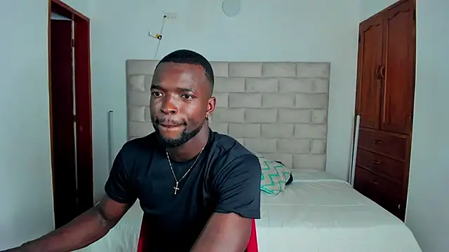 Snapshot of Dylan_Taylor chatting on December 14, 8:13 pm Dylan Taylor online show from December 14, 8:13 pm