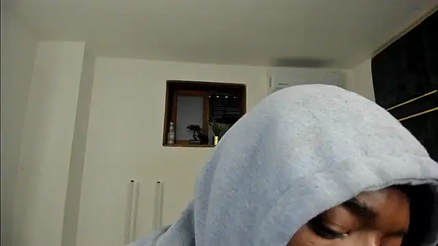 Snapshot of Dylan_Taylor chatting on June 30, 12:28 pm Dylan Taylor online show from June 30, 12:28 pm