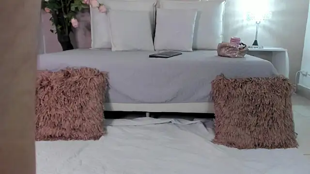 Snapshot of Pamela_duque chatting on December 22, 10:15 pm Pamela duque online show from December 22, 10:15 pm