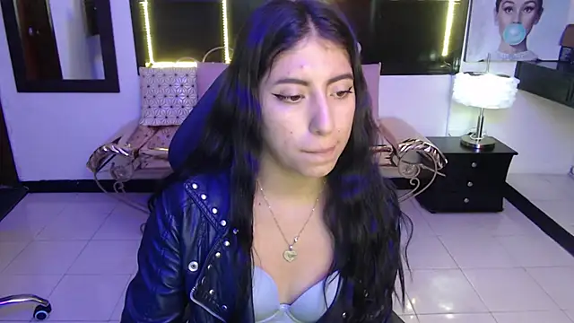 Angela Diaz  online show from January 13, 12:35 pm